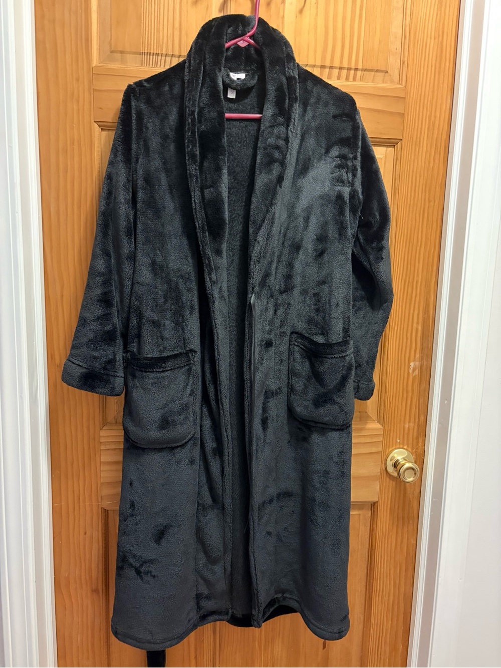 Plush Long Black Robe with Pockets - Women’s Cozy Bathrobe